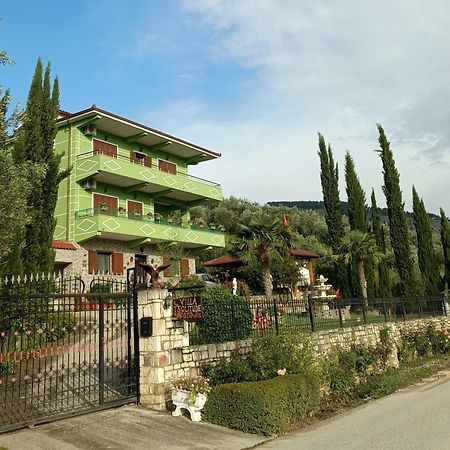 Villa Solitude Берат Екстериор снимка
