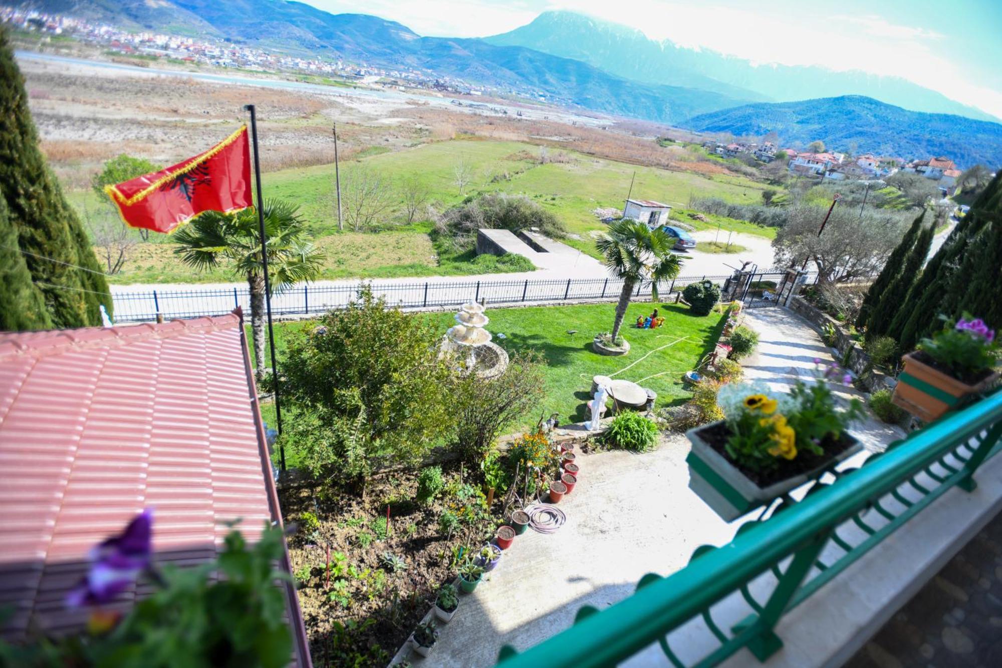 Villa Solitude Берат Екстериор снимка