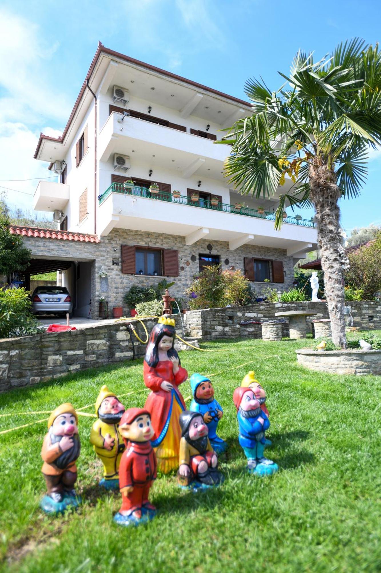 Villa Solitude Берат Екстериор снимка