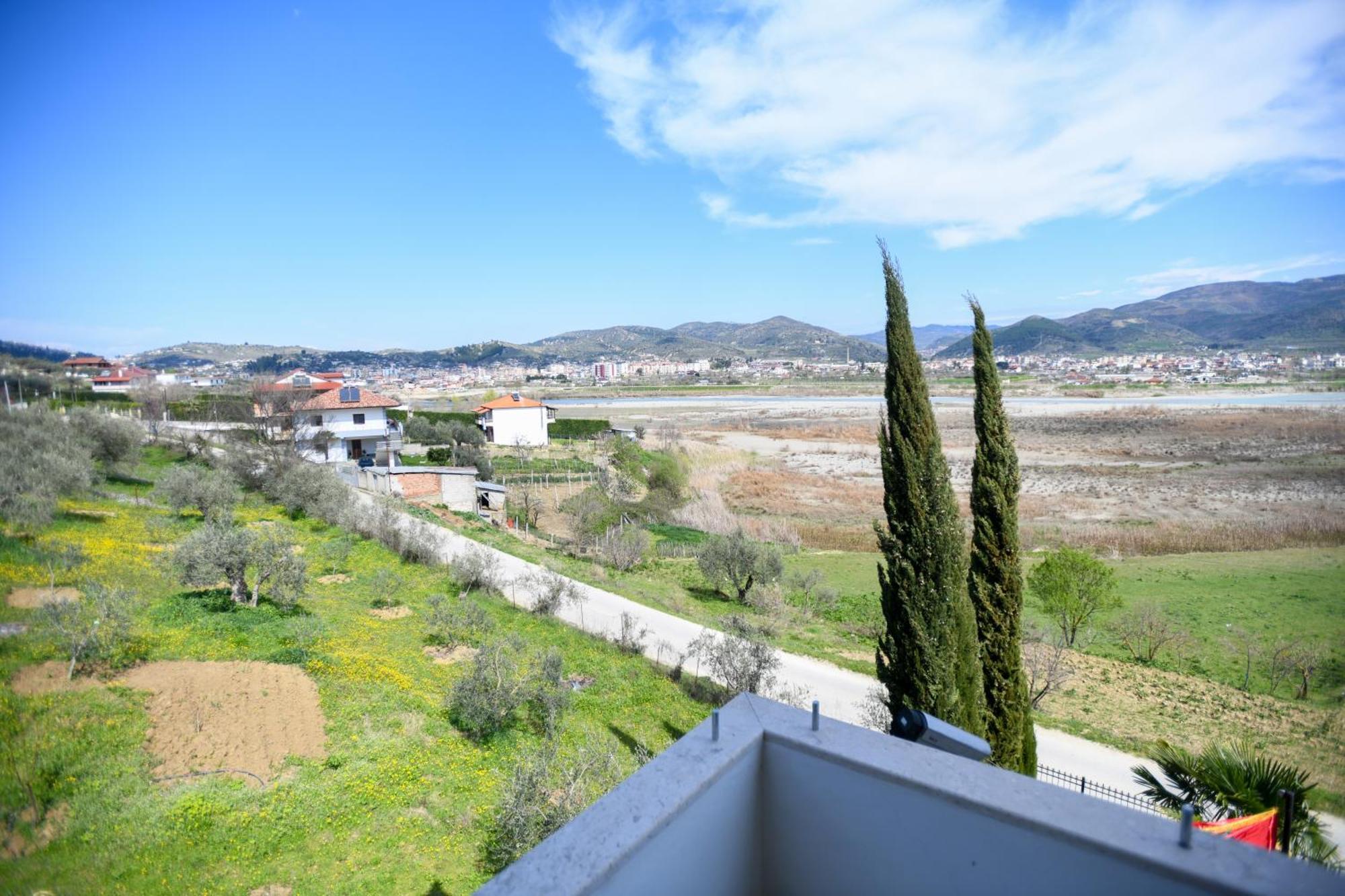 Villa Solitude Берат Екстериор снимка