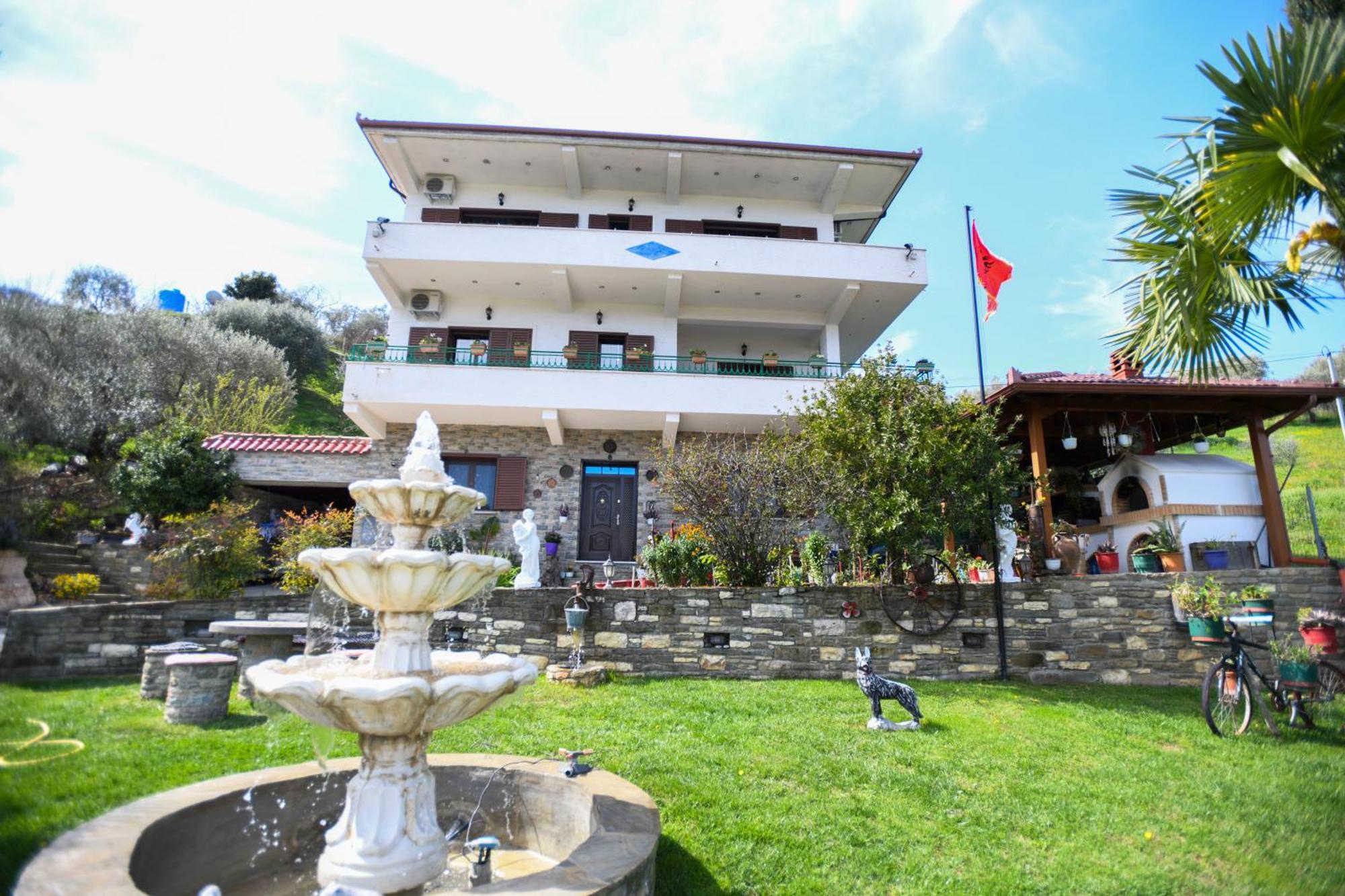Villa Solitude Берат Екстериор снимка